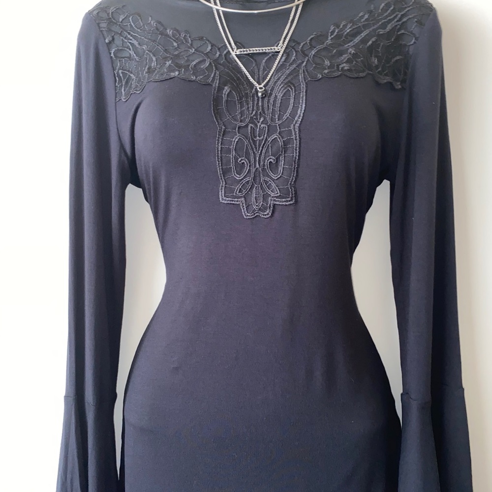 ✨ VENUS MESH TOP - Picture 2 of 9